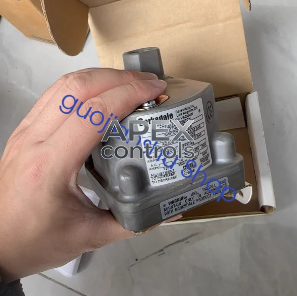 1PCS NEW Barksdale D1T-A80SS Pressure switch Fast delivery Via DHL/Fedex