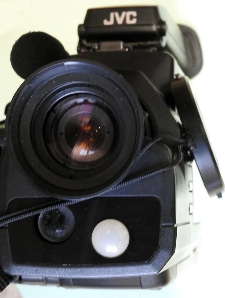 CAMESCOPE JVC GR-60 VHS-C + VALISE ET SACOCHE + 2 BATTERIES 1989 - Photo 4/4