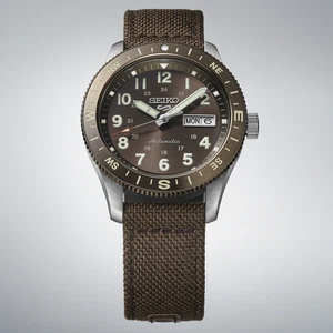 Seiko 5 Domaine sportif Series 41 MM Nylon automatique SS Montre à cadran de terre brun HDB009K1