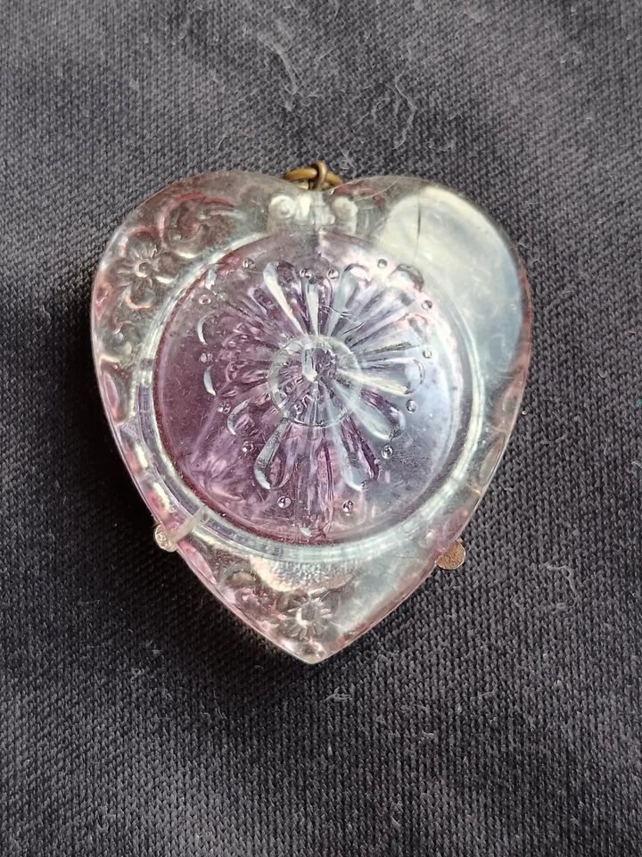 Locket and Medal. St Anthony Of Padua? And Medal of St Anne. 32x30mm. - Image 2 of 4