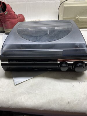 Jensen JTA-230 Turntable with Speakers (WORKS GREAT)