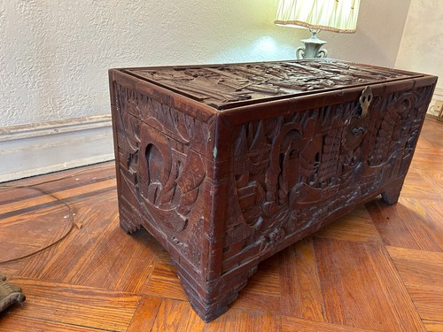 Vintage Antique Chinese Hand Carved Chest. Great detail. 34x18x16.5 - Picture 4 of 24