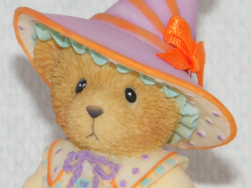 New Cherished Teddies Halloween Figurine . Cora "You've Put a Spell on My Heart" - Picture 3 of 12