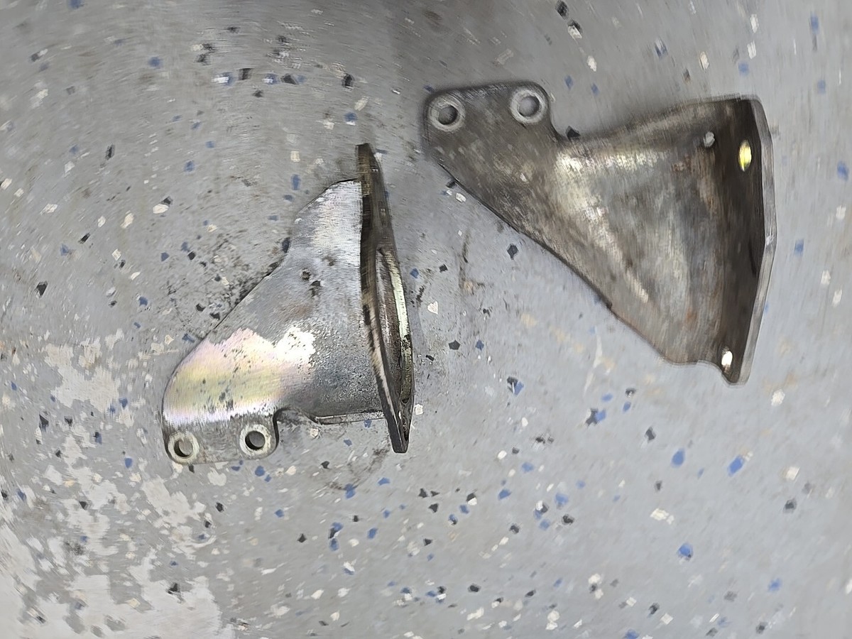 1984-1989 Nissan 300ZX OEM Starter Bracket & Auto