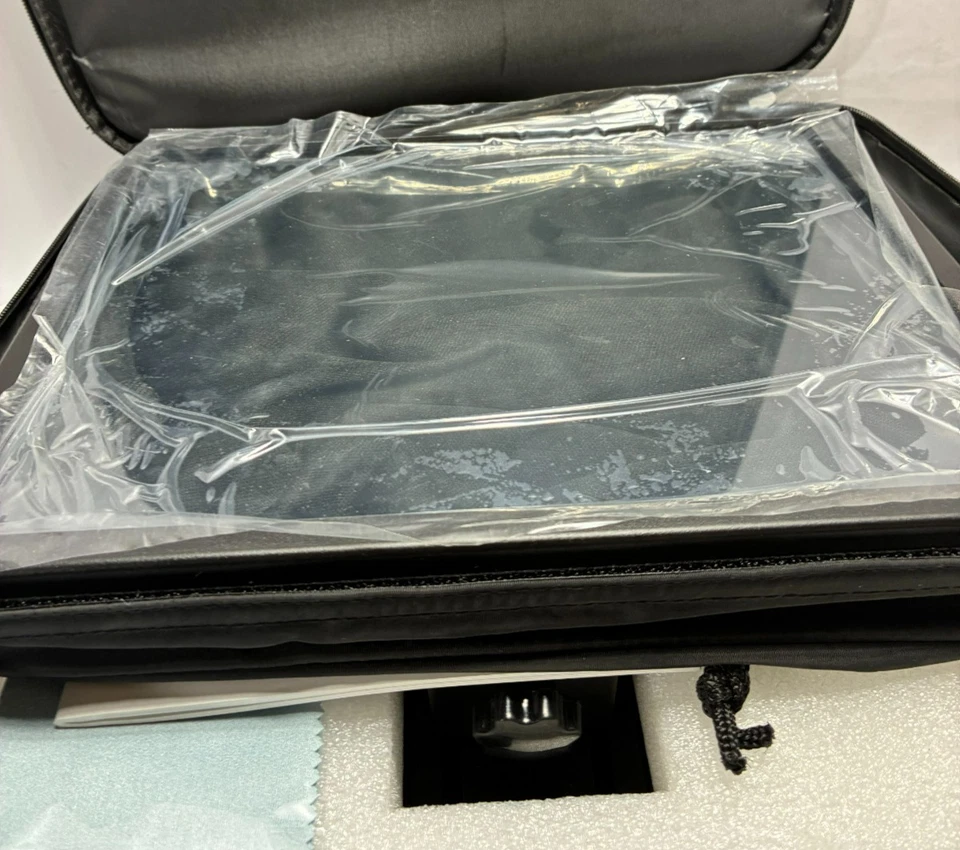 Neewer Professional LED Video Light Panel with Softbox Kit Carry Bag - Image 2 of 4