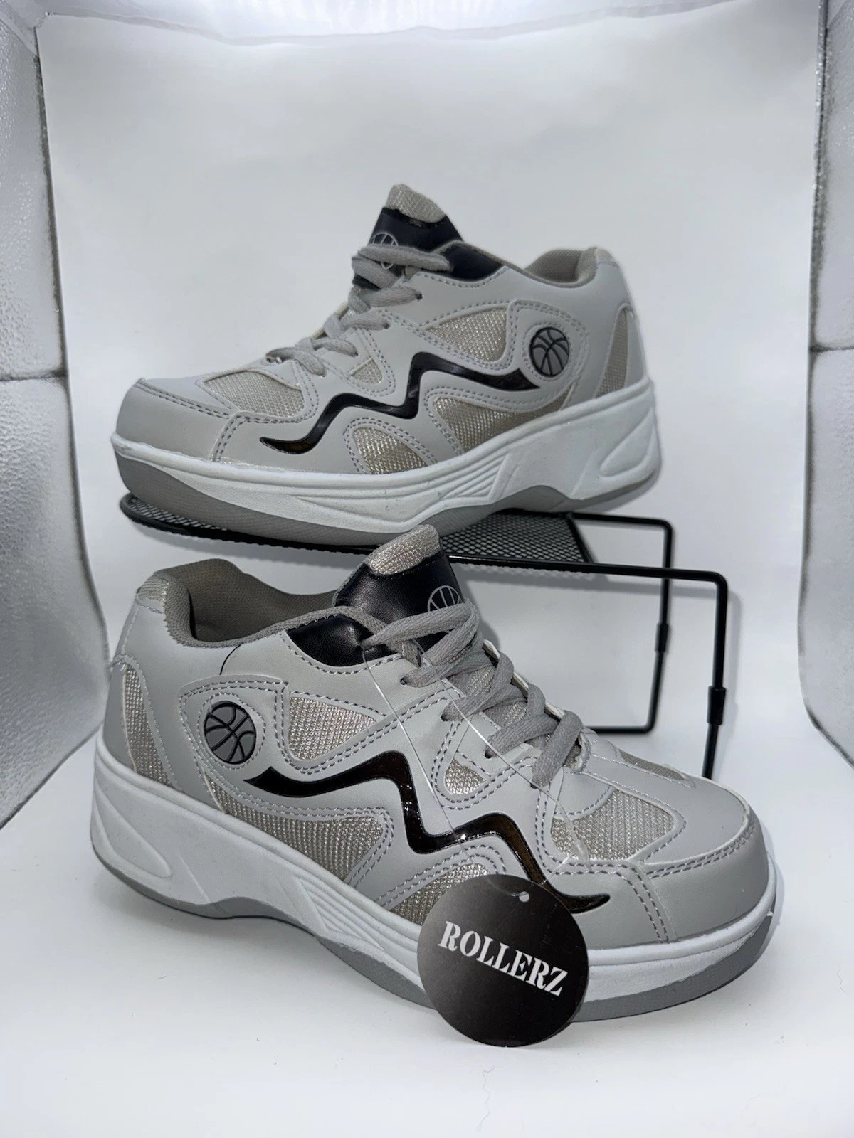 Rollerz Trainers Size UK 4 Grey Wheeled Skate Roller Shoes Pop Out Wheel Heelys