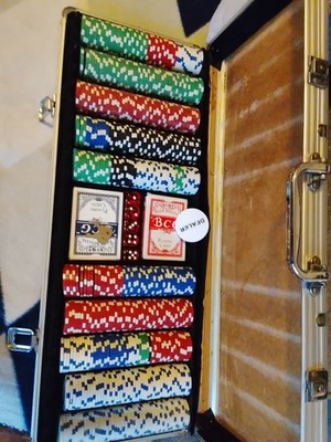 Eaxus  Deluxe Poker Koffer | Profi Poker Set m. 500 Laser Chips, Karten, Würfel