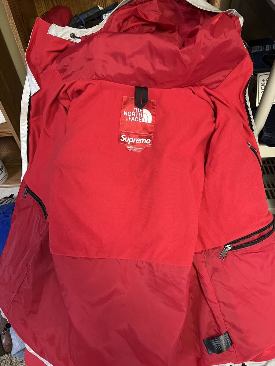 Supreme x The North Face Reflective 3M Mountain Parka Size Supreme x The North Face Reflective 3M Mountain Parka Size