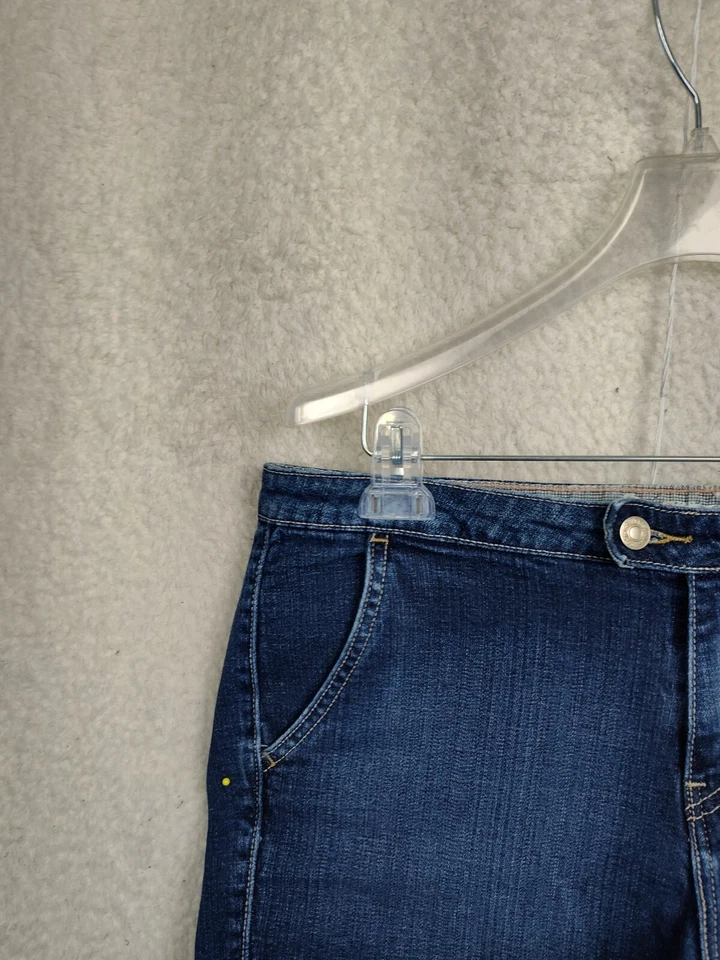 Pantalón corto Levis 545 para mujer 10 azul mezcla de algodón tiro medio calce regular frente plano denim Foto 2 de 4