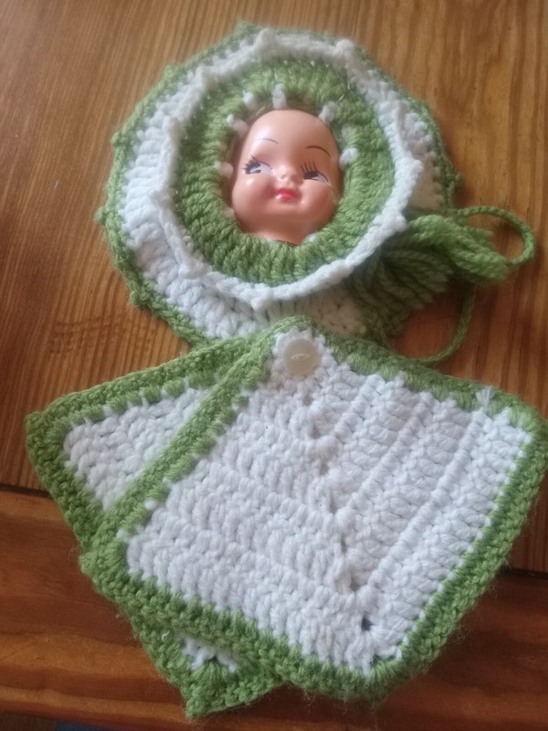 Vintage Crochet Pot Holders Doily With Girl Face Detachable Green & White