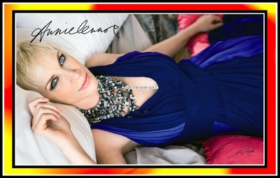 Annie Lennox, signiert, Baumwolle Leinwand Bild Set auf einem Hintergrund - Lim/iEdit (AL-7)