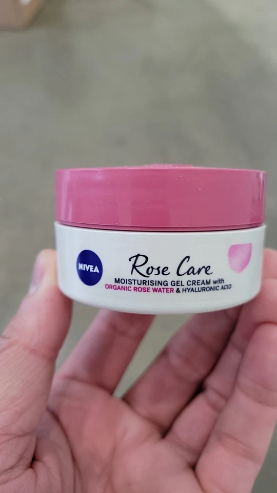 NIVEA Rose Care Gel Hidratante Crema Agua de Rosas Orgánica 50 ml Pack de 2 Foto 2 de 4