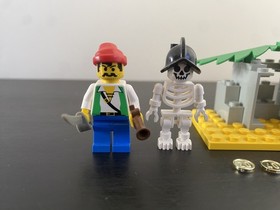 Lego 6232 Skeleton Crew - With Instructions - Missing 2 coins