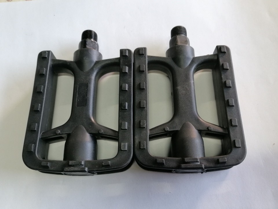 PAIR of Polymer Bicycle Replacement Pedals 9/16 Cromo Spindle Plastic