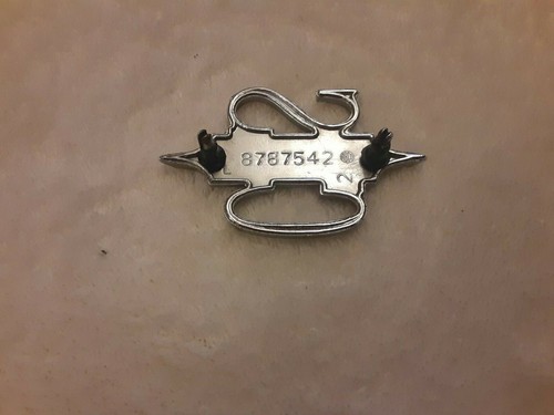VINTAGE 1970S OLDSMOBILE CUTLASS C/S ROOF SIDE SAIL PANEL EMBLEM OEM 8787542 - Picture 5 of 5