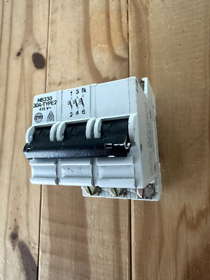 WYLEX 30 AMP TYP 2 M9 DREIPOLIGER MCB SCHUTZSCHALTER HB330