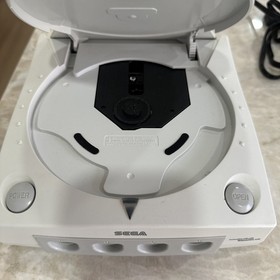 Sega Dreamcast Console Bundle w/ 4 Controllers, 4 VMU&rsquo;s,2 Controller Ext WORKING