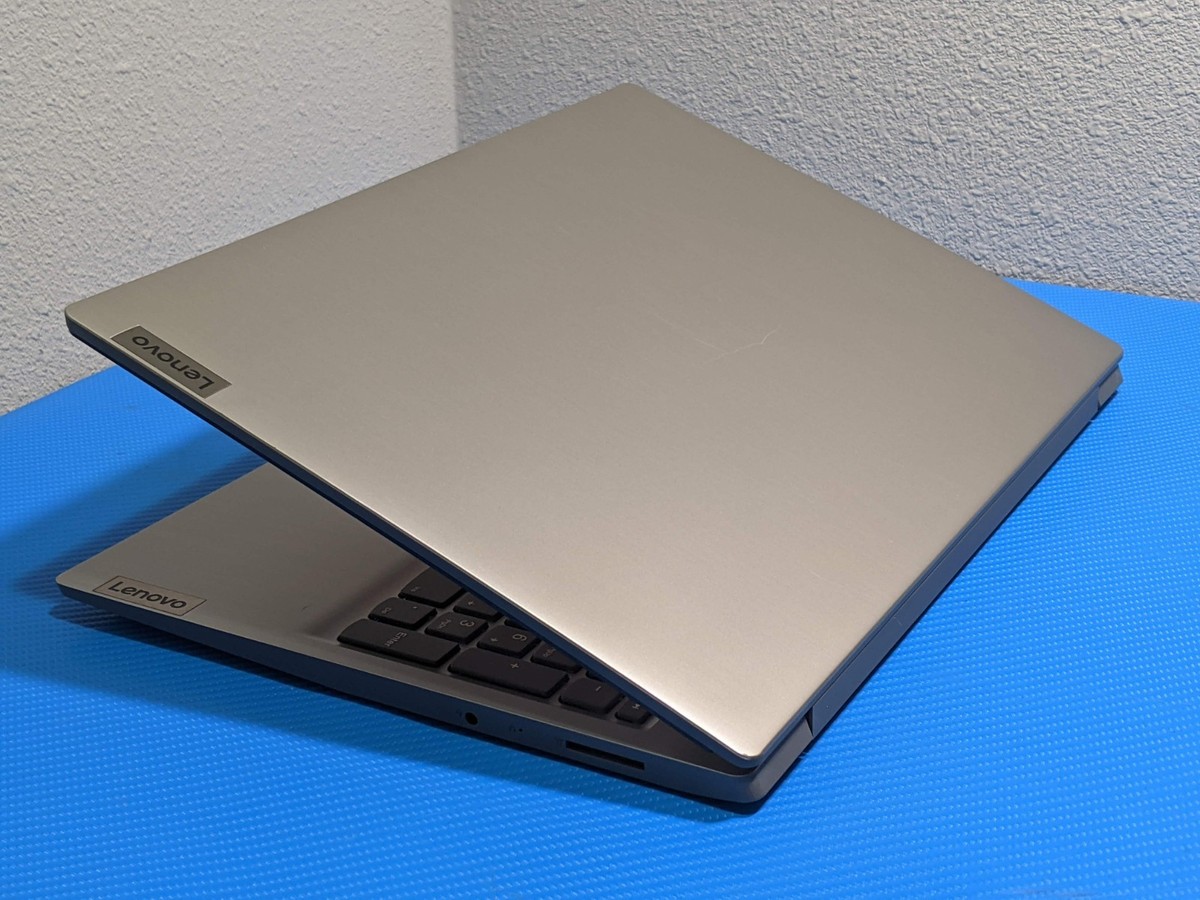 Lenovo IdeaPad 3 15ADA05 15.6