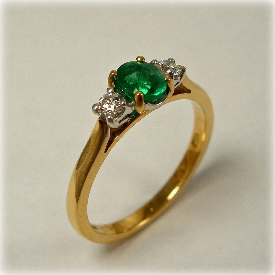 1.00 Ct Oval Cut Natural Emerald & Diamond Wedding Ring 14k Yellow Gold Size 6 - Image 2 of 4