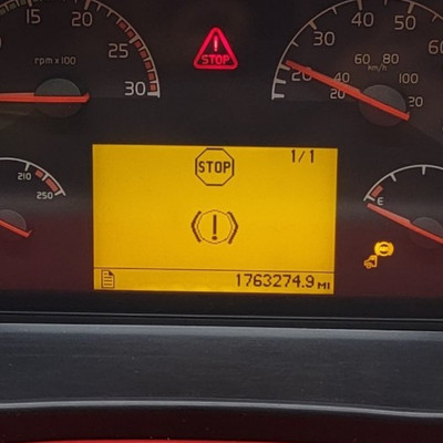 2006 VOLVO VNL USED INSTRUMENT CLUSTER P#20524880-P01