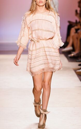 Abito in pizzo Isabel Marant ""Odrys"" $940 taglia 40 rosa antico PASSERELLA PRINCIPALE - Foto 2 di 15