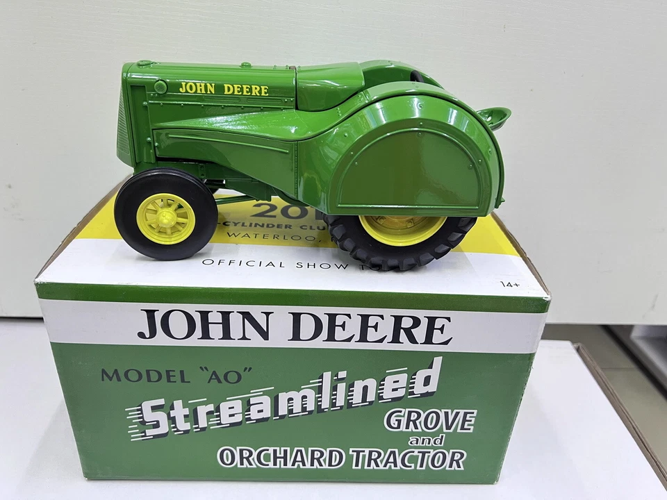 Tractor de huerto John Deere AO Grove escala 1/16 Ertl modelo de juguete fundido a presión 16213A Foto 3 de 4