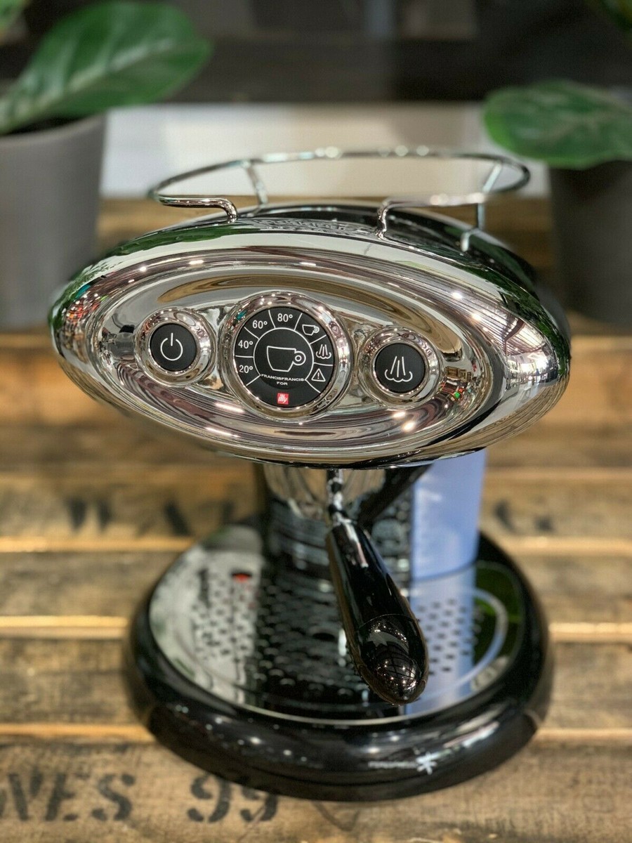 ILLY X7.1 POD BRAND NEW BLACK CAPSULES ESPRESSO COFFEE MACHINE