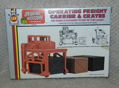 AHM HO SCALE TRAIN - #11010 - OPERATING FREIGHT CARRIER & CRATES - IN BOX