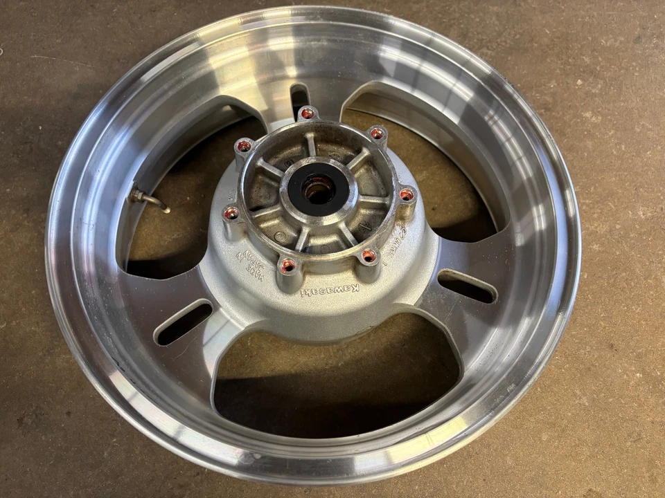 Llanta trasera recta 17" Kawasaki Meanstreak Vulcan VN1500 1500 2002 2003 OEM Foto 4 de 4