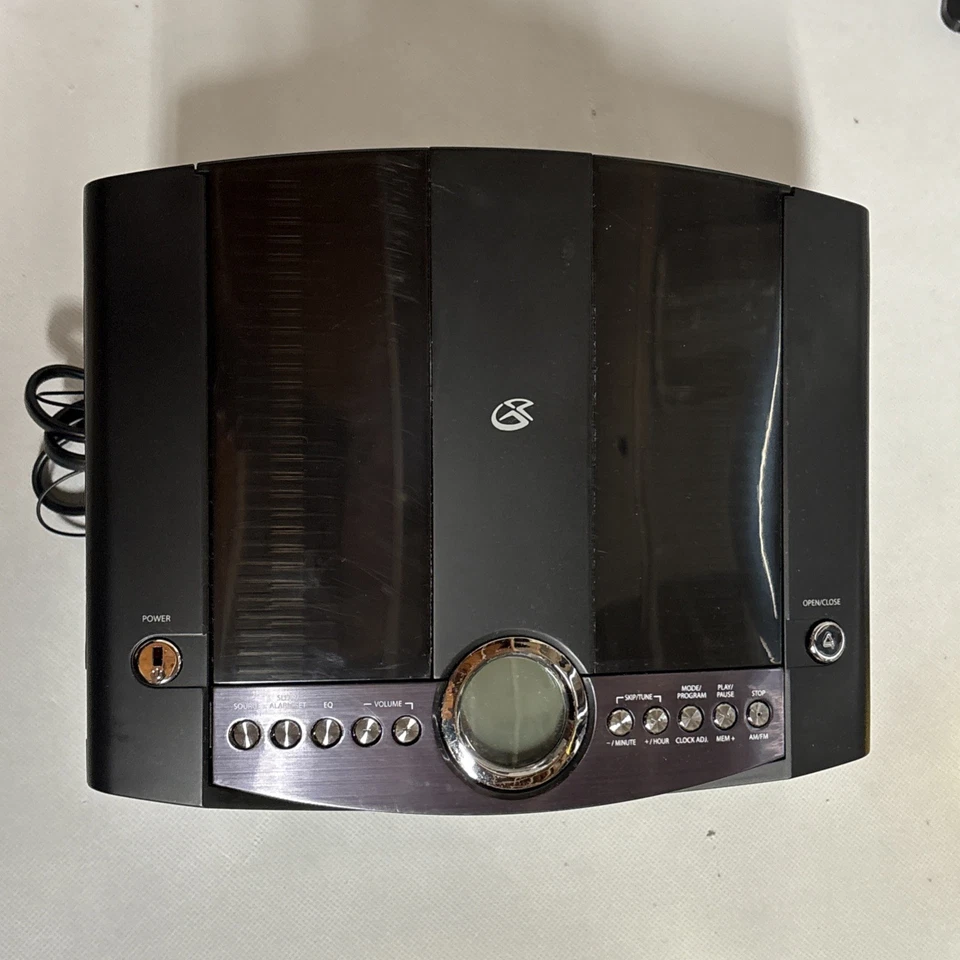 GPX CD Home Music System HM3817DTBLK With 2 Speakers Radio FM AM Remote - Image 2 of 4