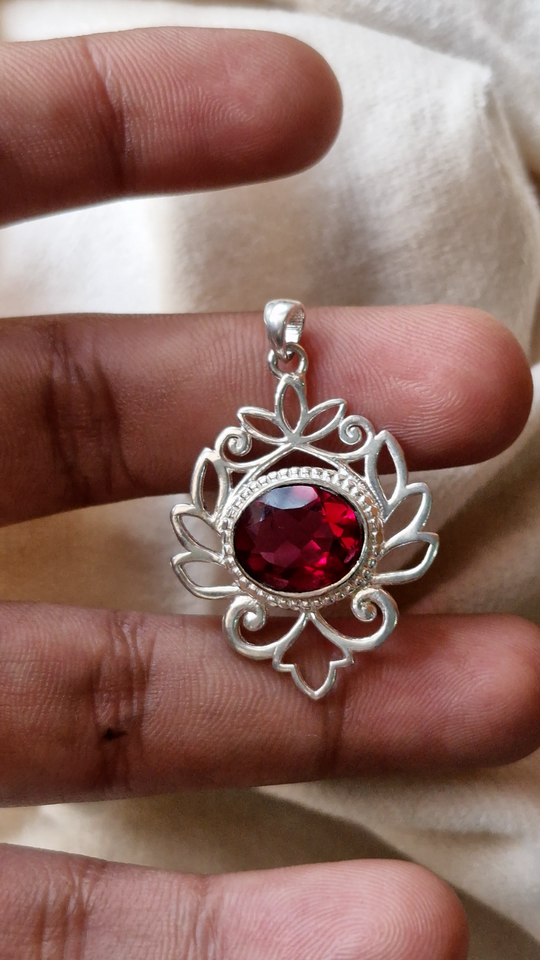 Ciondolo Polpo In Argento 925 Con Zircone - Rodiato, Opaco, Per Collane Fino A 2mm - MATERIA KA-103