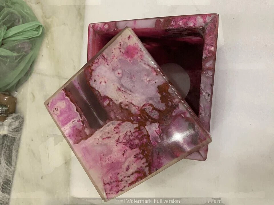 Caja de pañuelos de ágata rosa deslumbrante: un acento único para interiores modernos y clásicos Foto 3 de 4