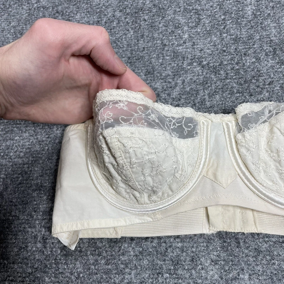 VINTAGE 40s 50s Celebrity Brand Bra Brassiere Women Size 32 A USA Strapless - Image 2 of 4