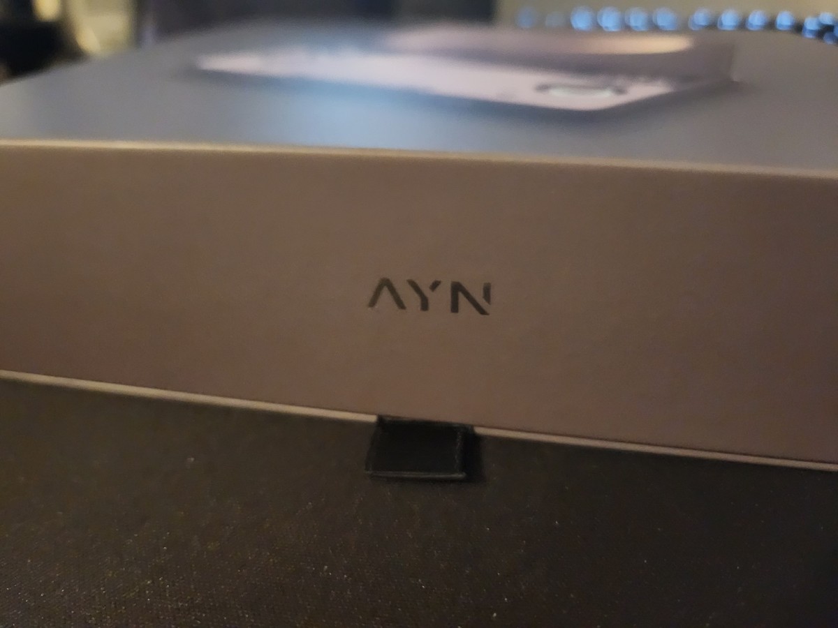 AYN Thor Max Rainbow 16GB RAM 1TB/ OLED Snapdragon 8Gen2 Android