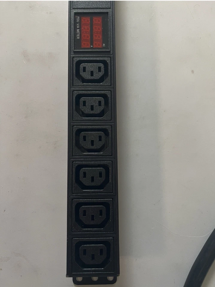LCD Metered PDU 240v 30A 30amp L6-30P 6 x C13 Cryptocurrency Mining AI PDU RACK - Image 2 of 4
