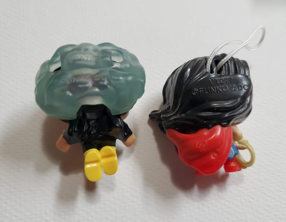 Juego de 4 estatuillas Funko DC Series Juguetes coleccionables Kinder Joy edición limitada Foto 4 de 4