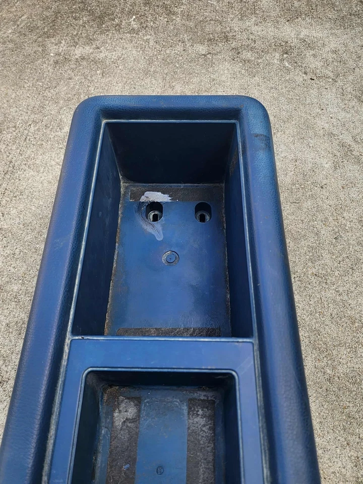 Mazda B2000 Ford Courier 1982-1984 camioneta OEM consola central con arranque de palanca de cambios azul Foto 4 de 4