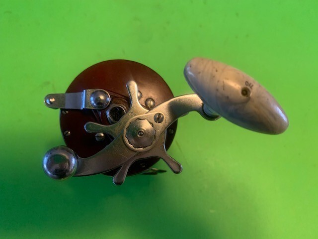 VINTAGE PFLUEGER SEA QUEEN NO. 2275 CONVENTIONAL FISHING REELS 2