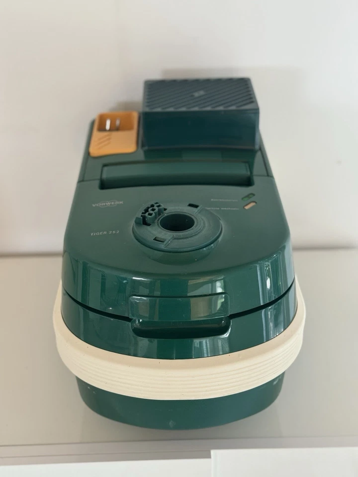 Vorwerk Tiger 252 Grundgerät + Tüten + Filter - Bild 2 von 3