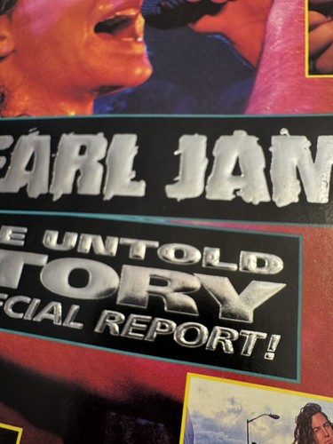 Hit Parader Magazine December 1994 Pearl Jam Special Edition, Metallica, GNR - Picture 7 of 20