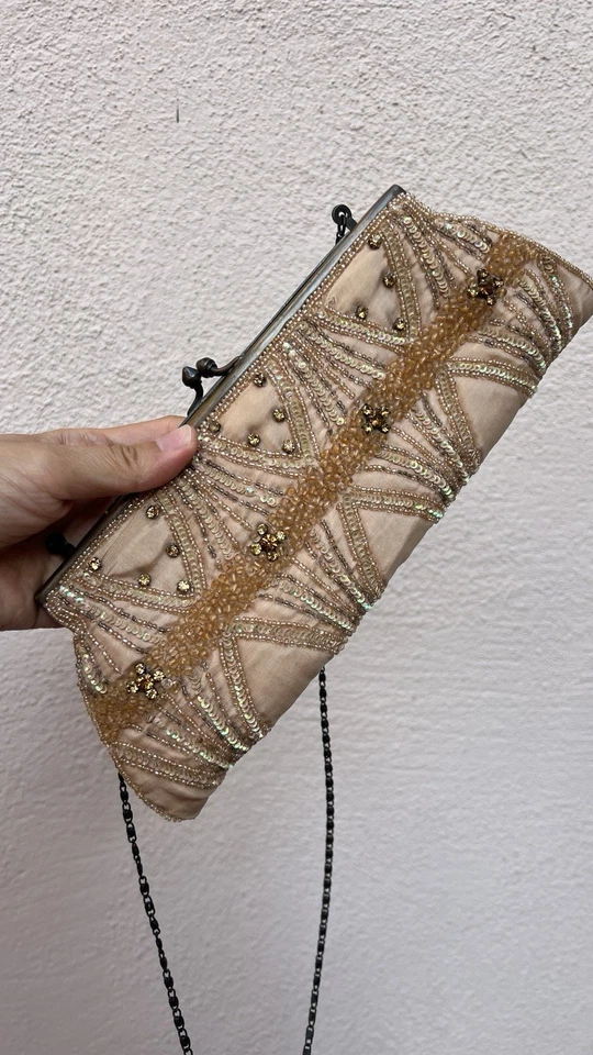 MOYNA NEW YORK Couture 串珠水钻缎面晚装单肩包/手拿包 — 第 3/4 张图片