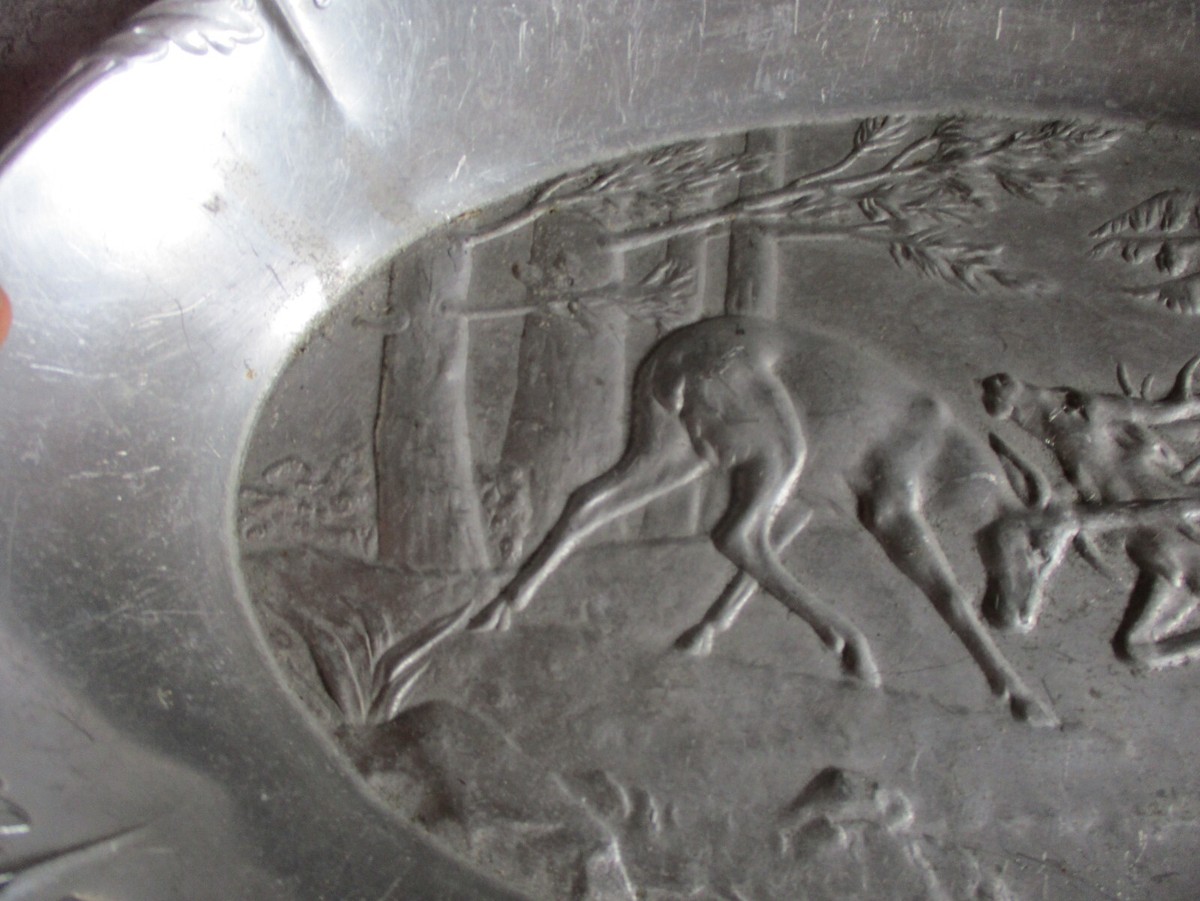 Plat Ancien En Aluminium 34,5 Cm - Thème Chasse, Chien Et Bécasse - Déco Vintage
