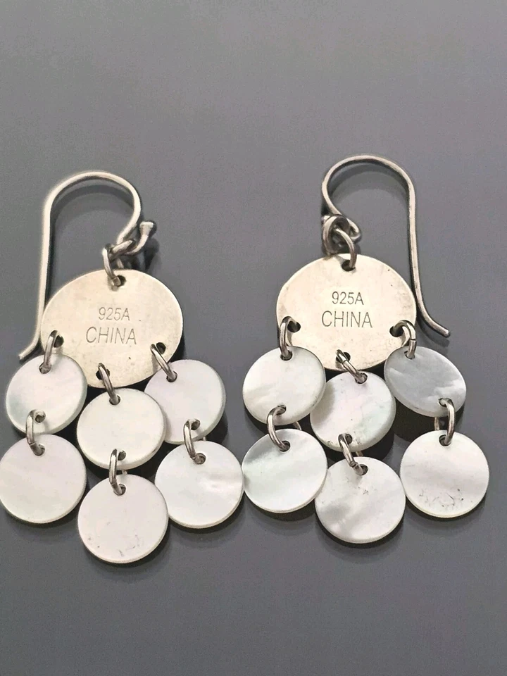 Висячие серьги-люстры из стерлингового серебра 924 с перламутром и диском бывшие в употреблении  - Изображение 3 из 4