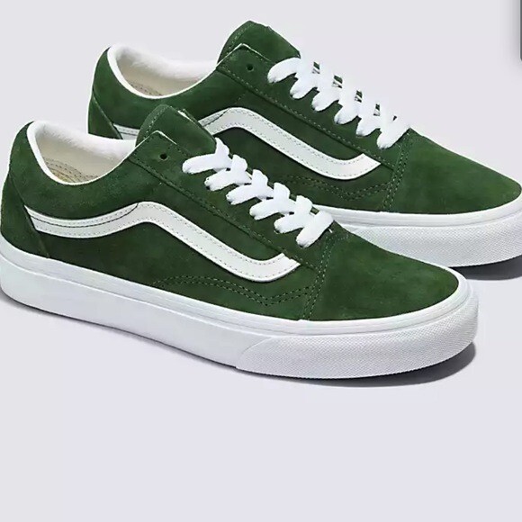Vans Unisex Old Skool Pig Suede in Douglas Fir 6.5 Wmn / 5 Vans Unisex Old Skool Pig Suede in Douglas Fir 6.5 Wmn / 5