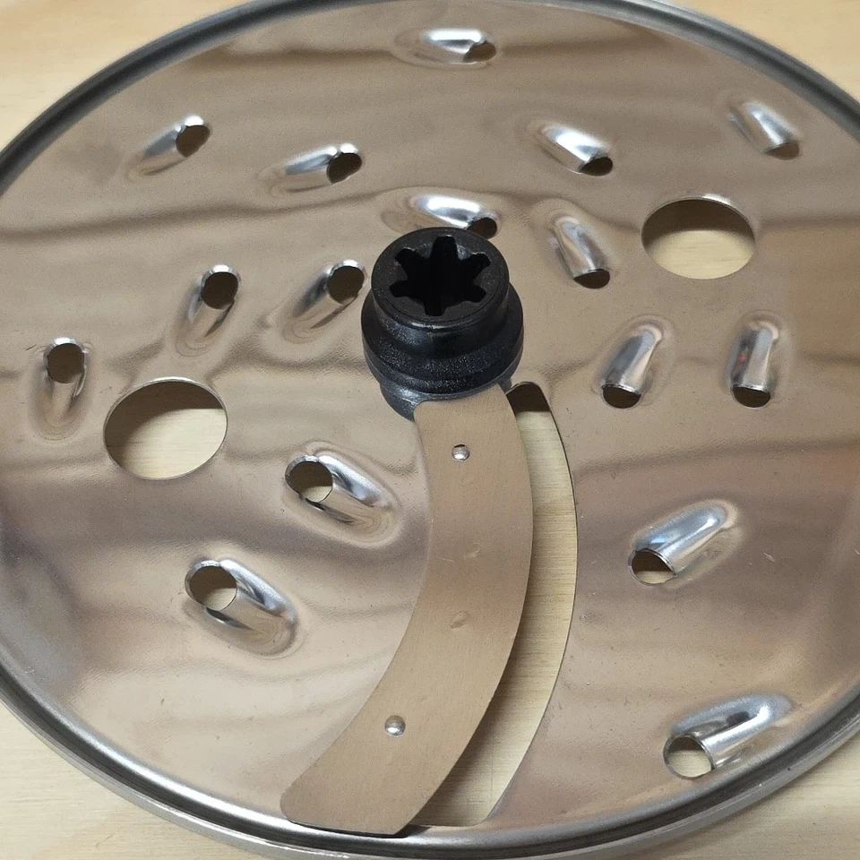 Oster 14 Cup Food Processor FPSTFP5273-DFL Replacement Slice/Shred Disc - Image 3 of 4