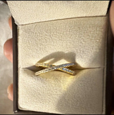 14k gold Crisscross Band Ring Pavé Round natural diamond size 5.25 ￼