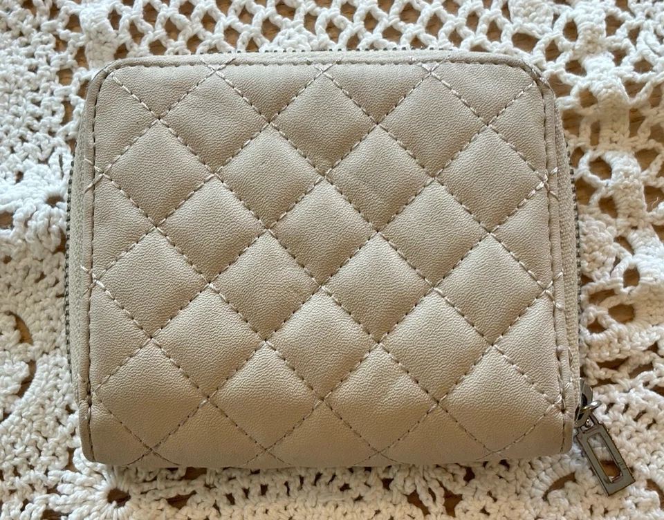 Cartera de tarjetas de crédito con cambio de monedas para mujer Guess Los Angeles Purse Clutch Blanco Foto 2 de 4