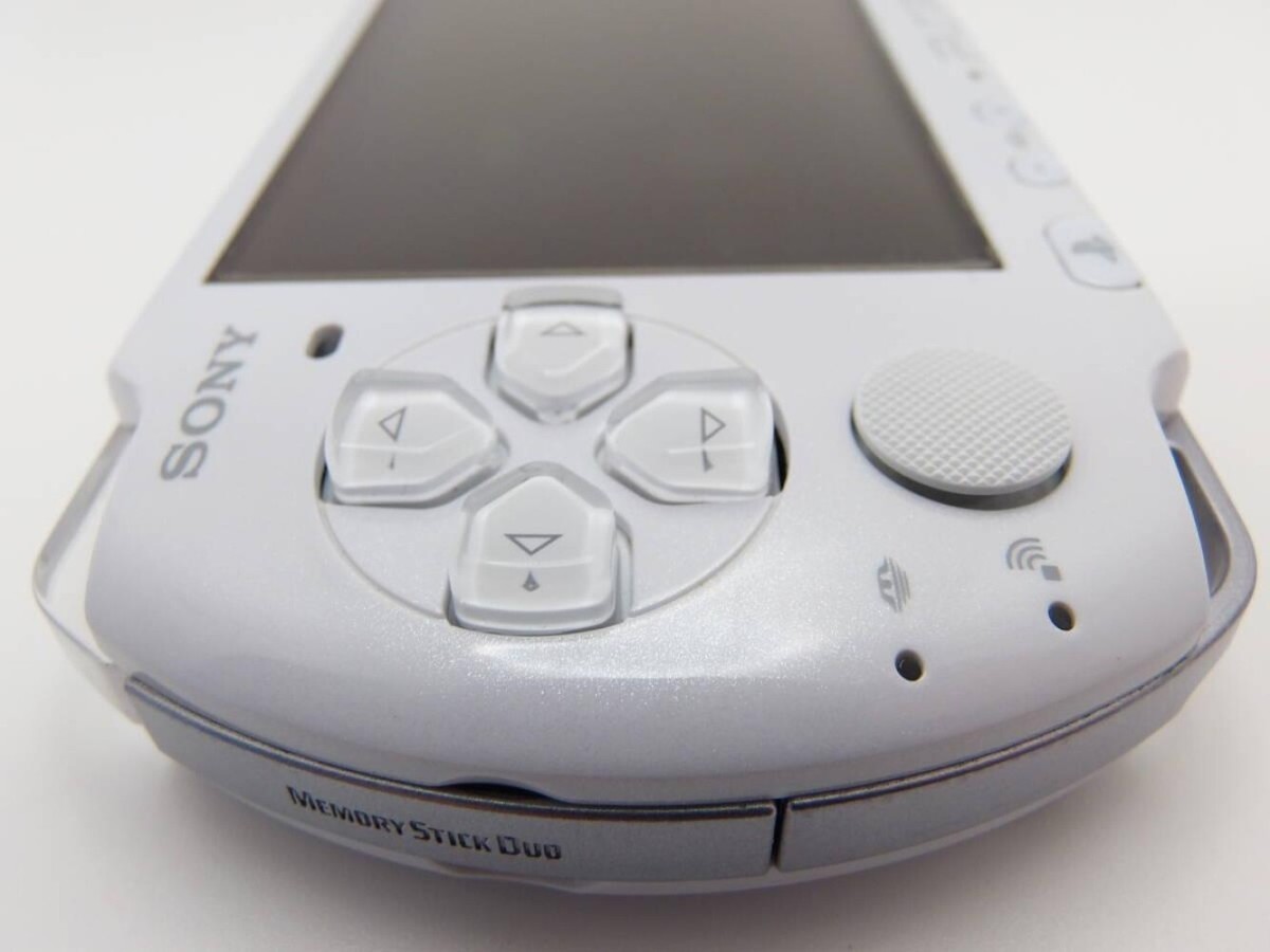 PlayStation Portable - ★美品！ PSP-3000 PEARL WHITE 付属品完備！送料込‼︎ 美品】PSP本体 パールホワイト 箱・付属品付き PSP-3000 - メルカリ