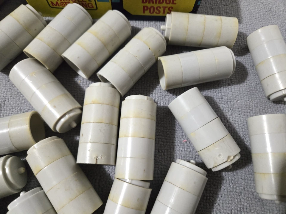 1967 AURORA Modular Bridge Posts Model Motoring in HO Scale NO. 1591 - .98 SET - Image 3 of 4