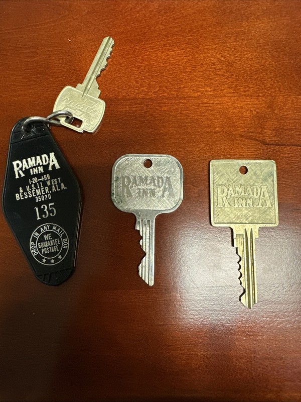 Ramada Inn Hotel Motel Room 1 Key Fob Set  + 2 Ramada Metal Keys